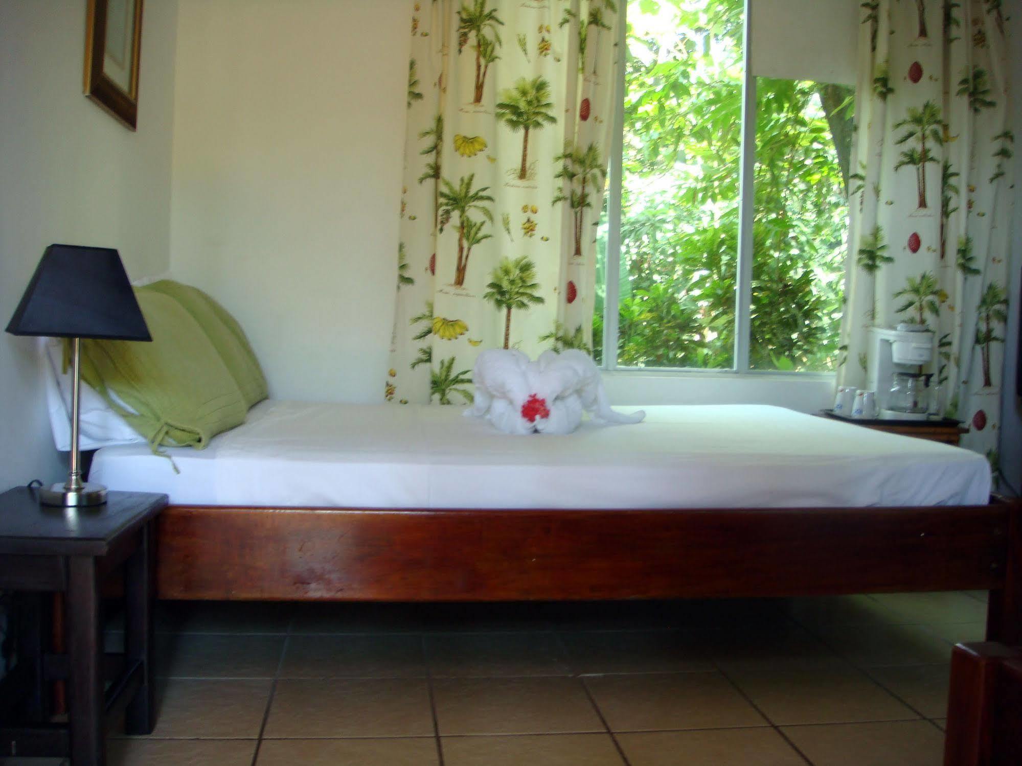 Paradise Inn Manuel Antonio Exterior photo